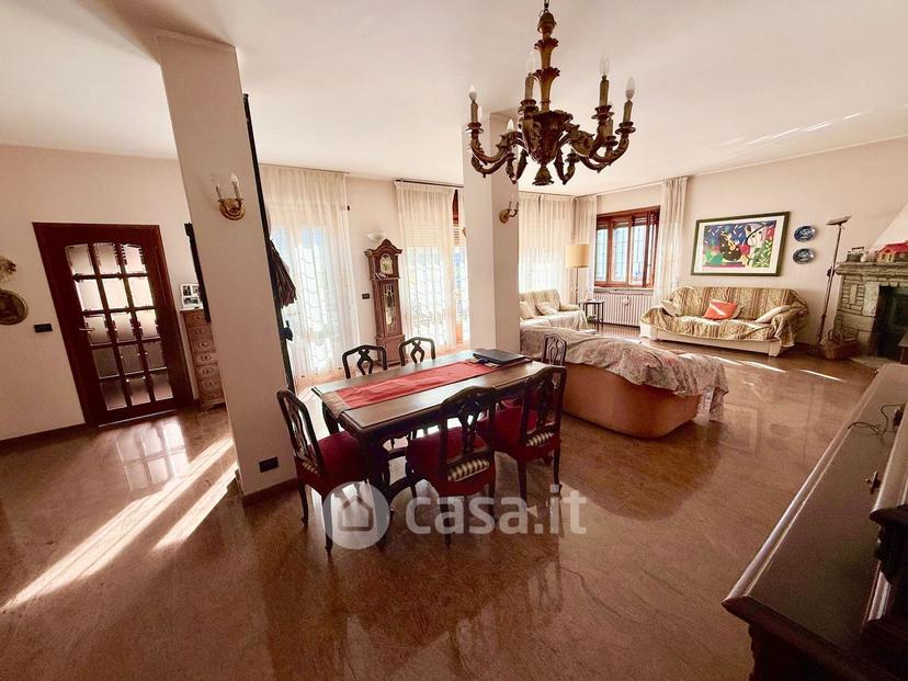 Villa in Via Giuseppe Parini 5 — foto 42 di 86