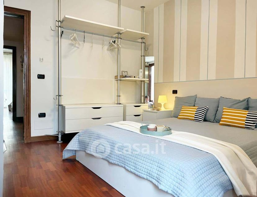 Stanza in Via Isole Lipari 28 — foto 2 di 6