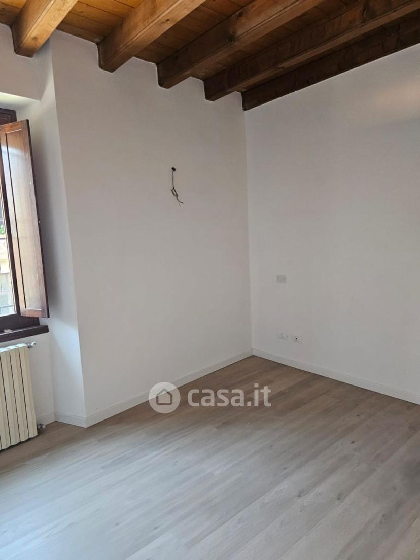 Trilocale in Via Duca d'Aosta — foto 9 di 16