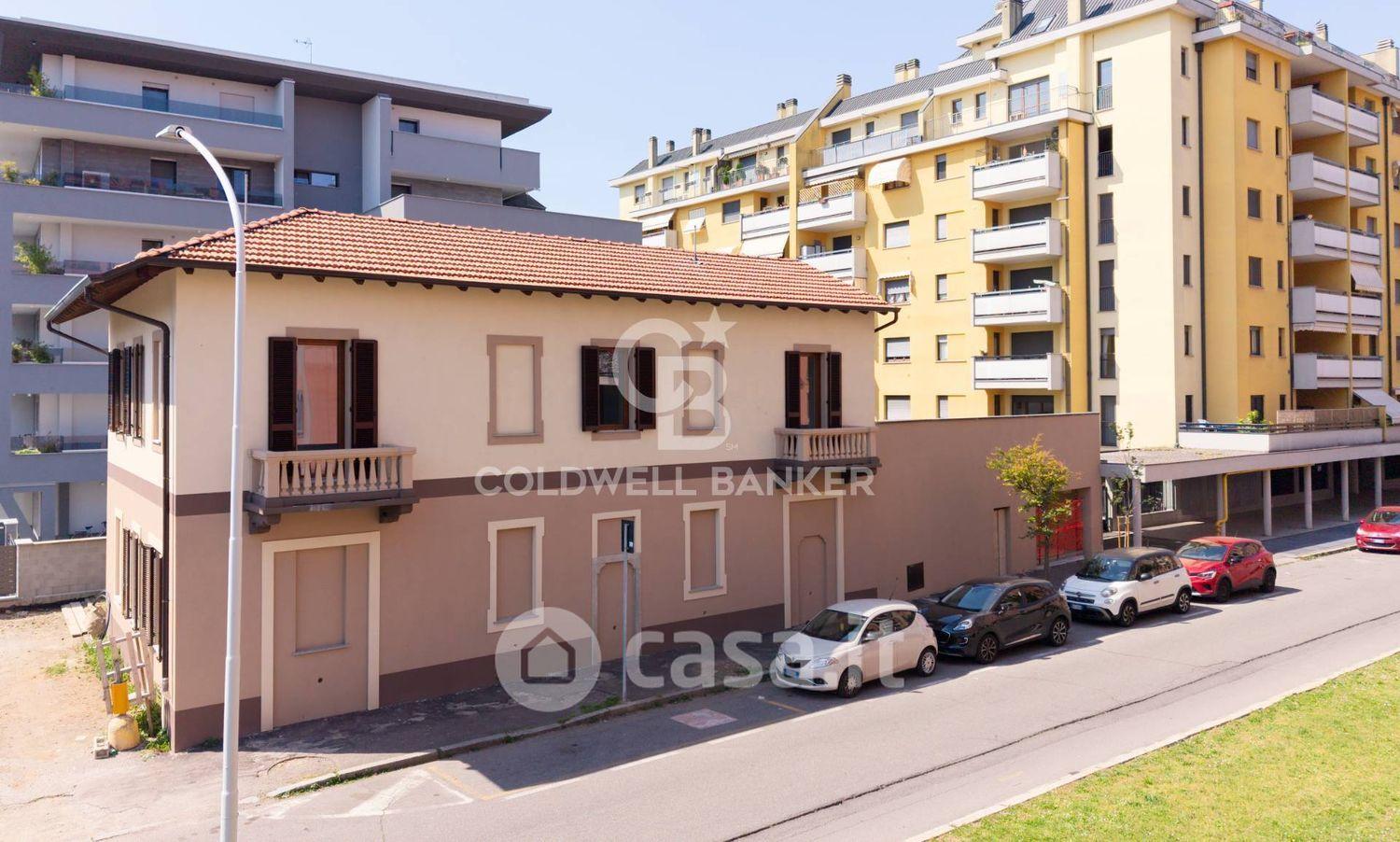 Villa in Via G. Espinasse 3