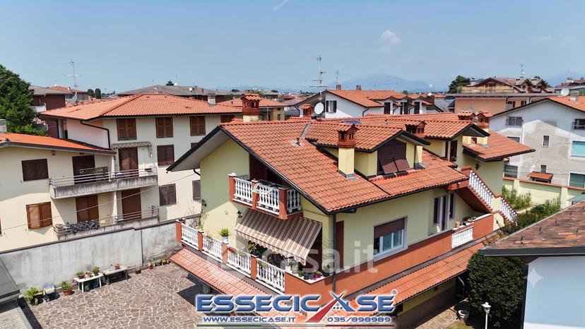 Appartamento in Via Salvatore Quasimodo 25 — foto 16 di 46