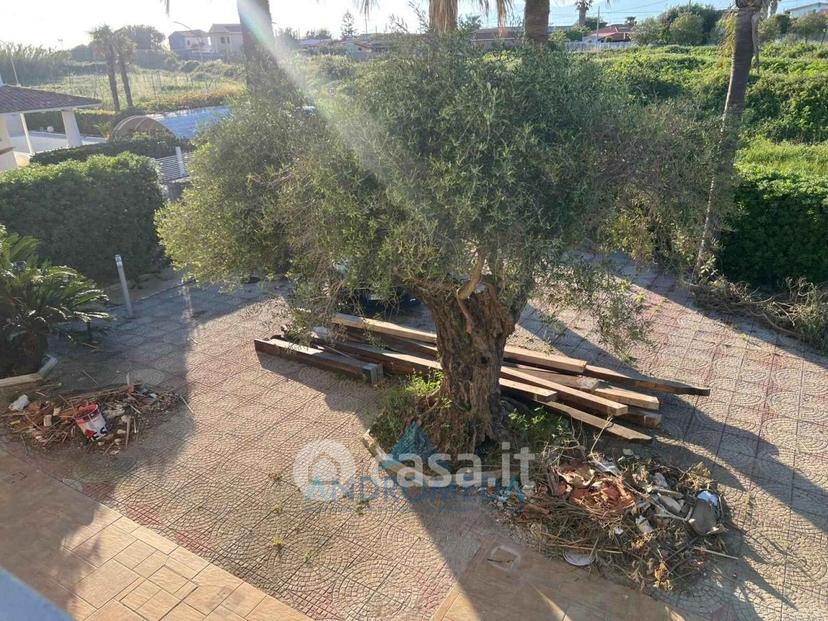 Villa in Via Domiziana — foto 3 di 27