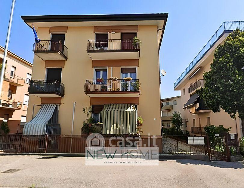 Stanza in Via Comacchio 33