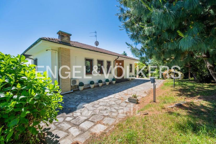 Villa in Via Sempione 164 — foto 14 di 34
