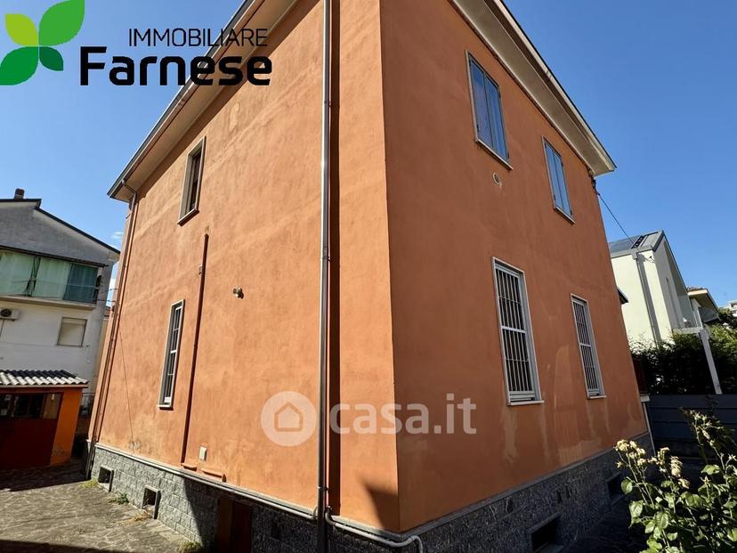 Villa in Via Carlo Uttini 11 — foto 18 di 31