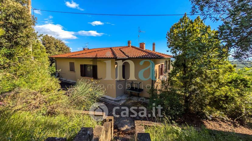 Villa in Via Cecinese — foto 56 di 56