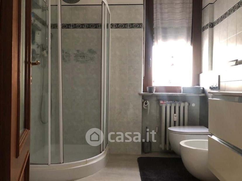 Stanza in Via Cellini 2 — foto 3 di 17