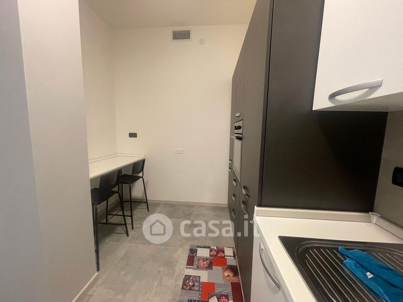 Stanza in Via Bartolomeo Spani 18 d — foto 5 di 35