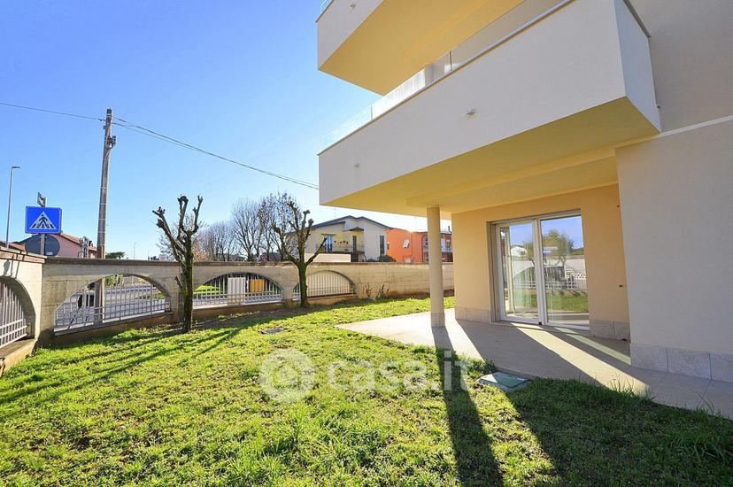 Trilocale in Via Monte Grappa 3 — foto 17 di 29