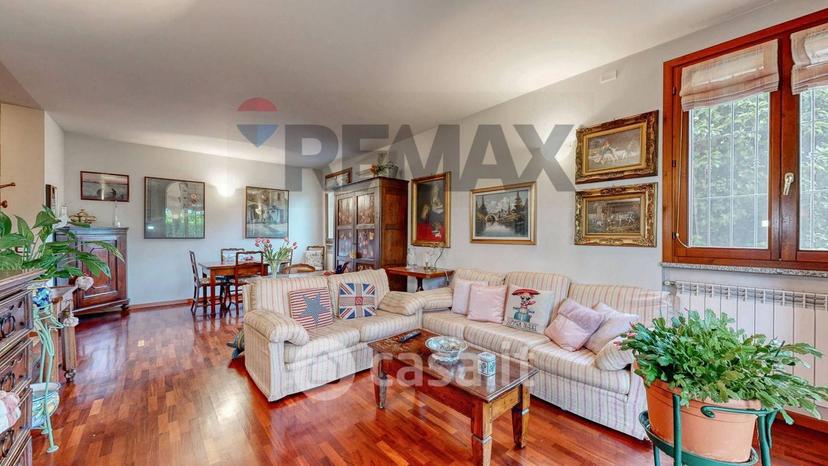 Villa in Via Fratelli Rosselli — foto 60 di 74
