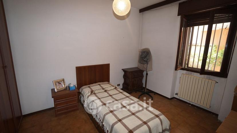 Bilocale in Via C. Alberto 46 — foto 9 di 12
