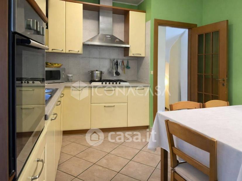 Villa in Via Luigi Polacchi — foto 16 di 34