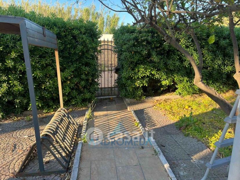 Villa in Via Domiziana — foto 8 di 27