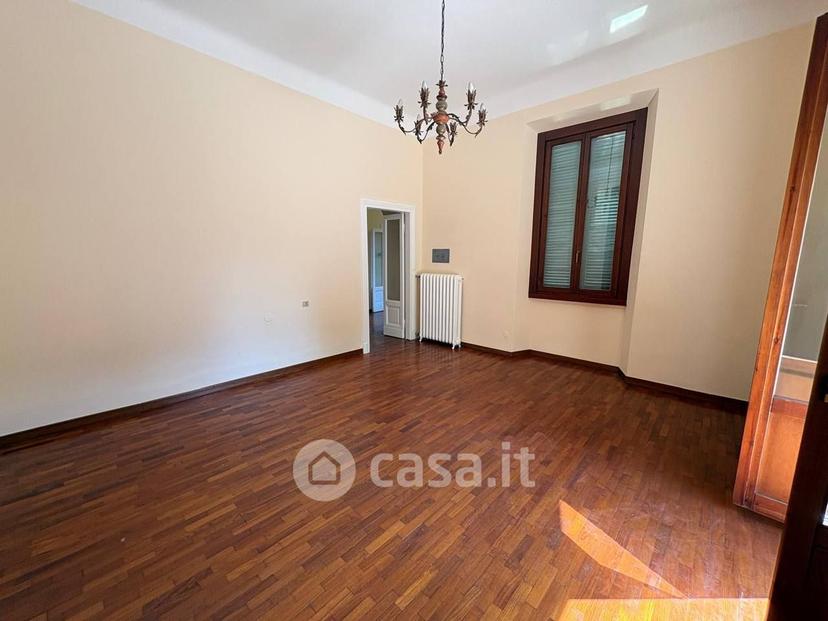 Villa in Via Vittorio Alfieri 2 — foto 49 di 78