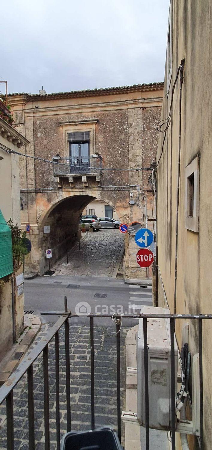 Trilocale in Via Carlo Alberto — foto 8 di 9