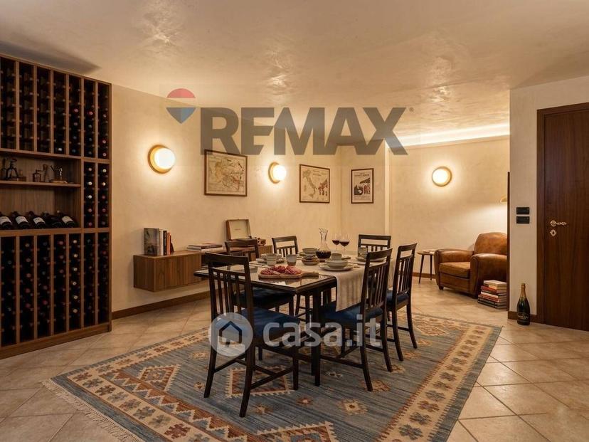 Villa in Via Guglielmo Marconi 22 — foto 2 di 28