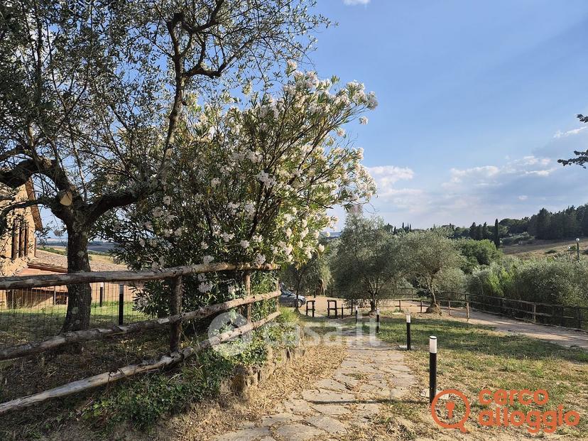 Stanza in Strada di Certosa — foto 7 di 18