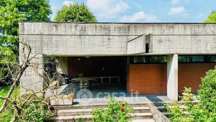 Villa in Via Giosuè Carducci 20 a — foto 34 di 182