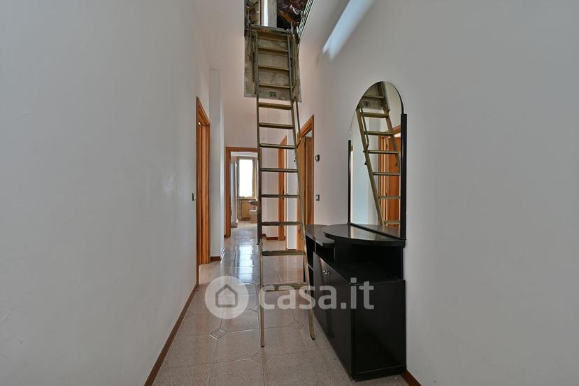 Quadrilocale in Via Alpicella — foto 20 di 33