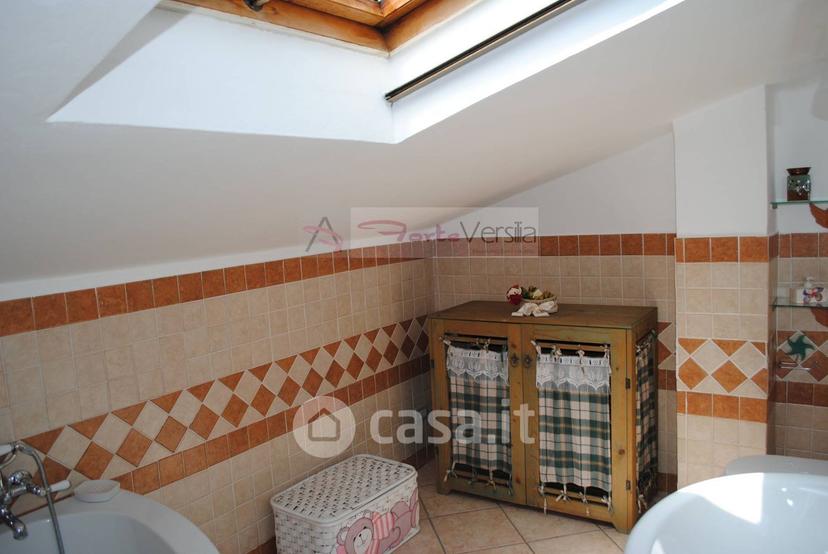 Villa in Via dei Cipressi 38 — foto 25 di 34