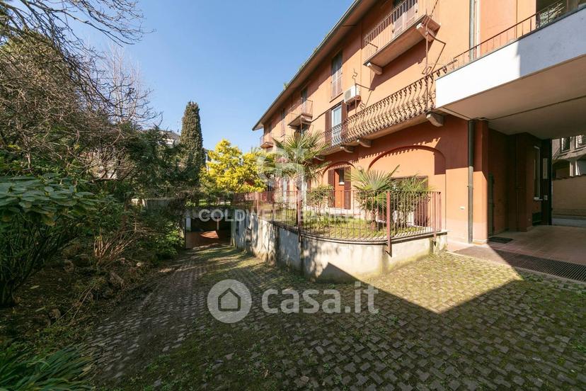 Villa in Via Martiri di Belfiore 4 — foto 34 di 39
