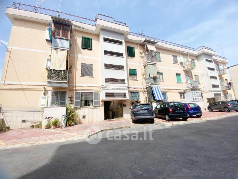 Trilocale in Via Olbia 44 — foto 15 di 20