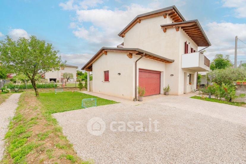 Villa in Via S. Maria 3 — foto 16 di 33