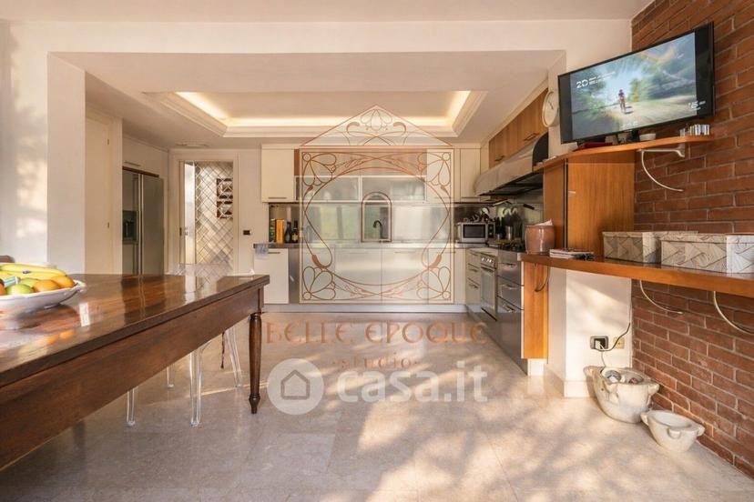 Villa in Via Lorenzo dei Medici 60 — foto 31 di 33