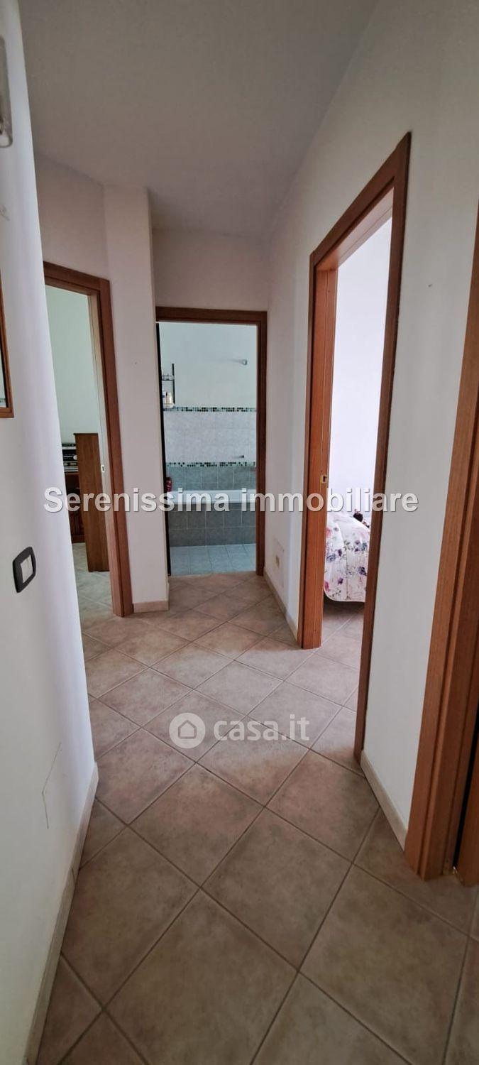 Quadrilocale in Via Lago di Garda — foto 19 di 29
