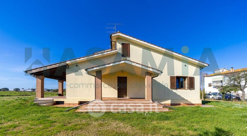 Villa in Strada San Lorenzo — foto 2 di 23