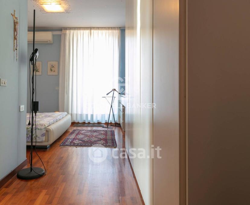 Villa in Via Martiri di Belfiore 4 — foto 26 di 39