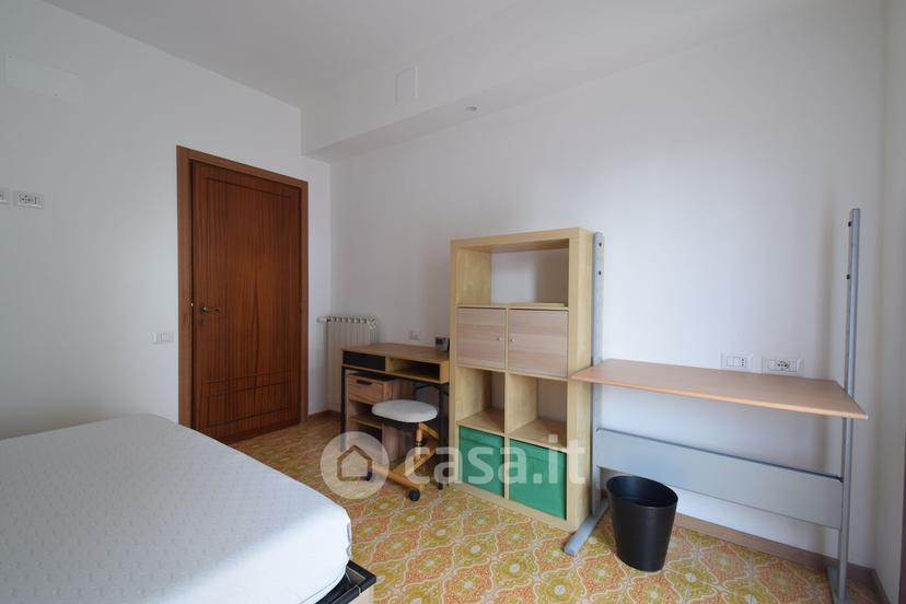 Stanza in Via Giovanni Battista Pergolesi 16 — foto 4 di 13
