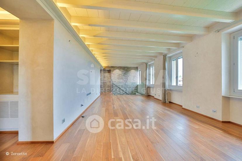 Villa in Via Belvedere 37 — foto 18 di 95