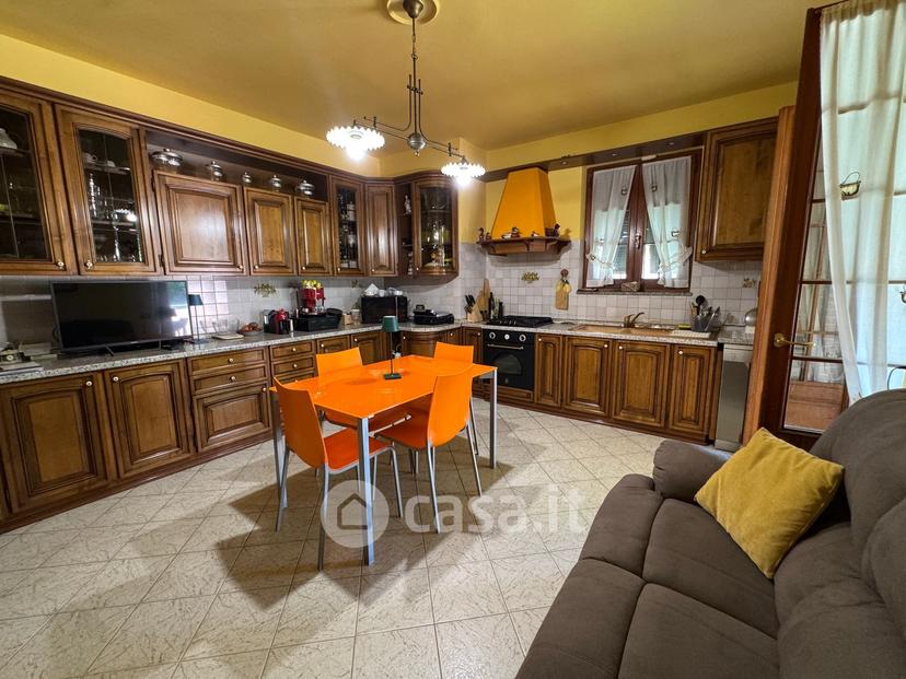 Villa in Via Vecchia di Pozzolo — foto 20 di 36