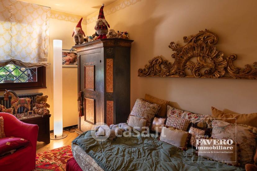Villa in Piazza G. Marconi 28 — foto 15 di 54