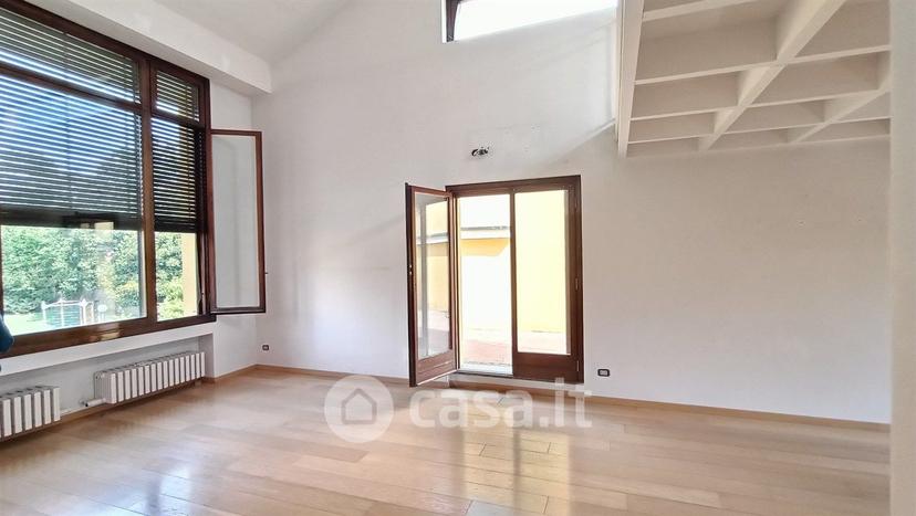 Appartamento in Via Ugo Foscolo 12 — foto 12 di 57