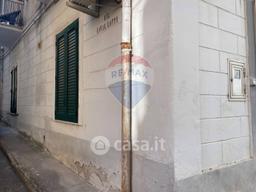 Trilocale in Via Luigi Settembrini 3