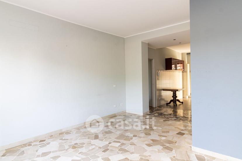 Trilocale in Via Martiri di Marzabotto 81 — foto 2 di 28