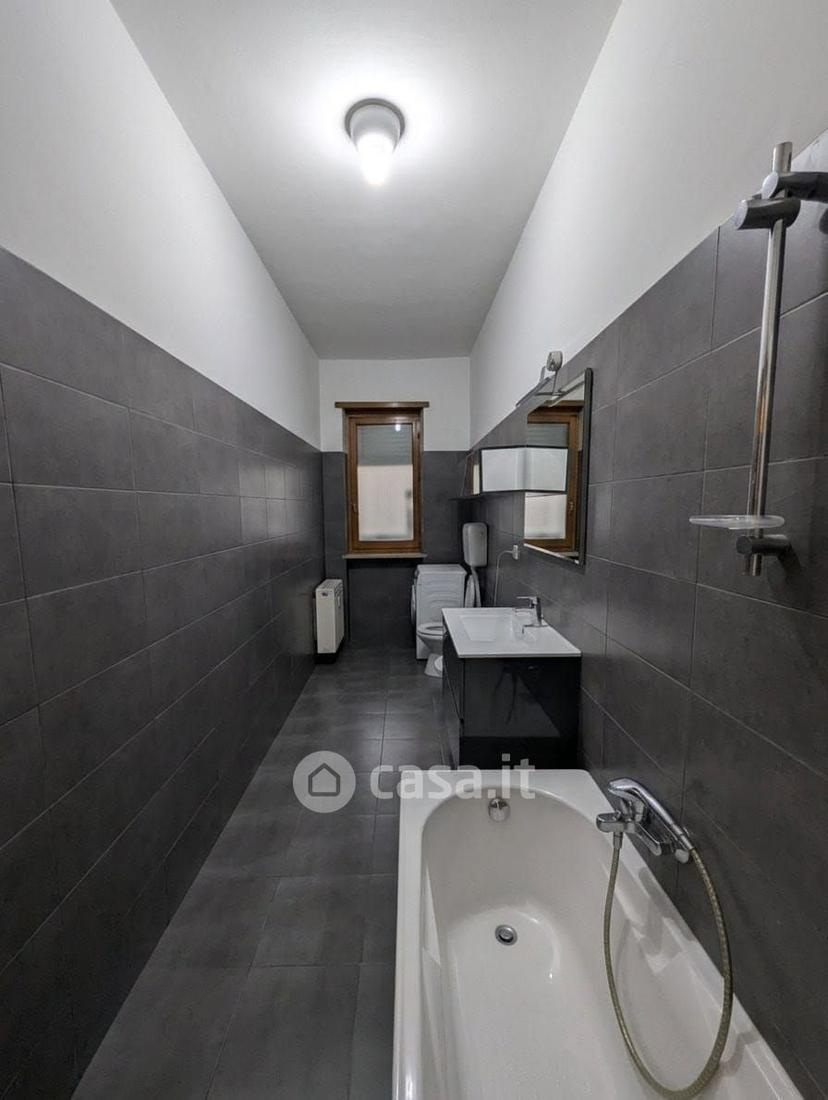 Trilocale in Via Castelgomberto 38 — foto 3 di 25
