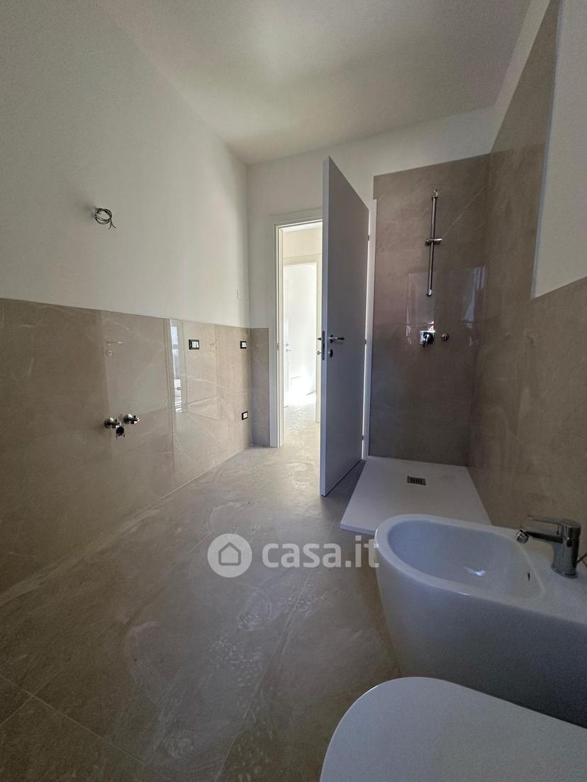 Trilocale in Via Ernest Hemingway — foto 29 di 29