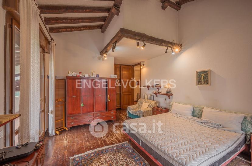 Villa in Via Scapacchiò — foto 6 di 21