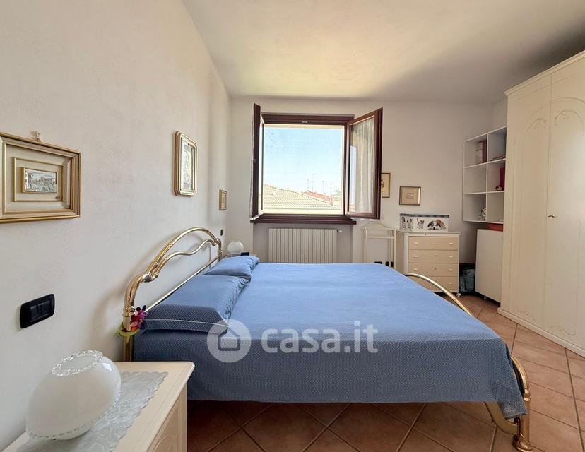 Villa in Via Luigi Barbieri 72 — foto 25 di 57