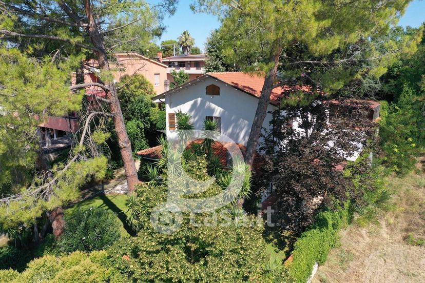 Villa in Via dei Platani 88 — foto 87 di 102