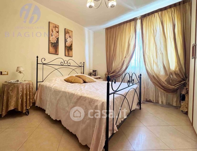 Villa in Via Cortona 120 — foto 11 di 37