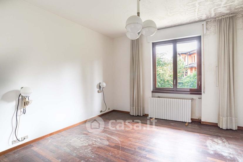 Villa in Via Pozzi — foto 26 di 28