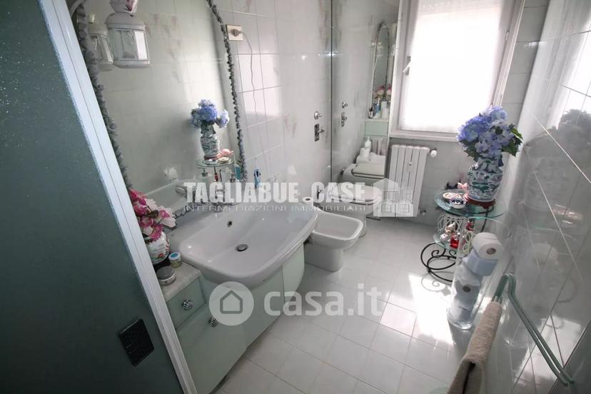 Trilocale in Via Tevere 16 — foto 2 di 23