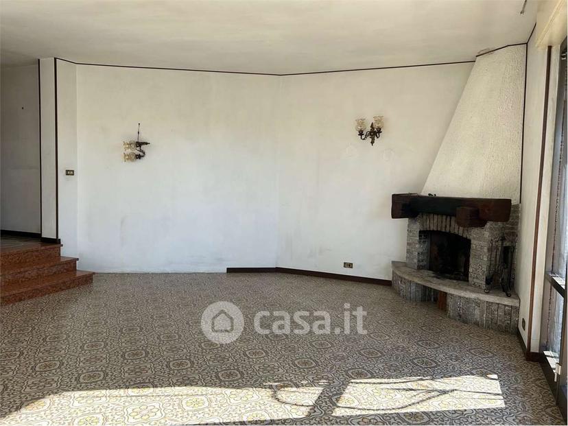 Villa in Via degli Alpini 1 — foto 9 di 41