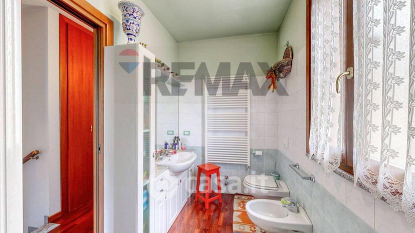 Villa in Via Fratelli Rosselli — foto 32 di 74