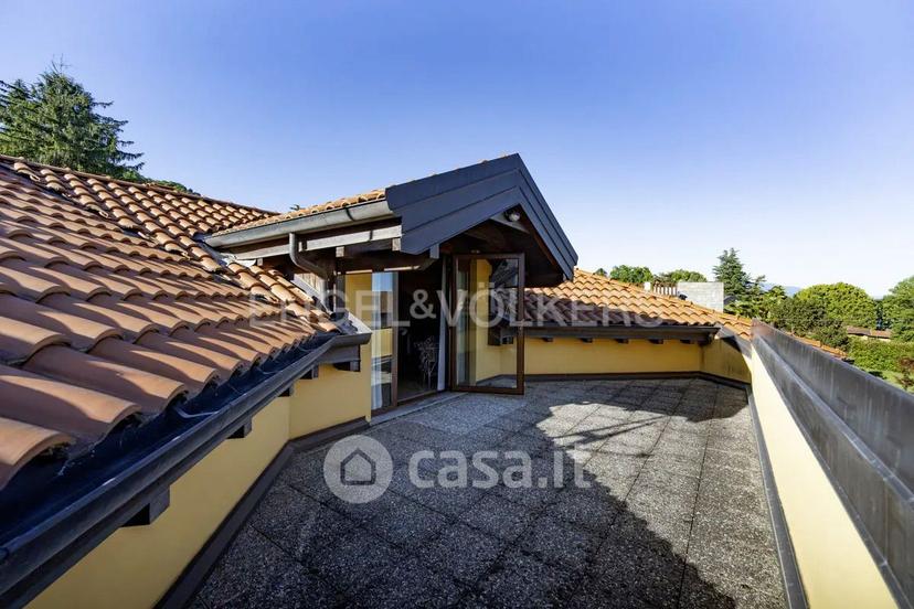 Villa in Via Sempione 177 — foto 24 di 32