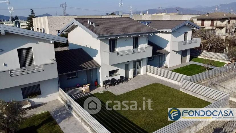 Villa in Via Galileo Ferraris — foto 7 di 10